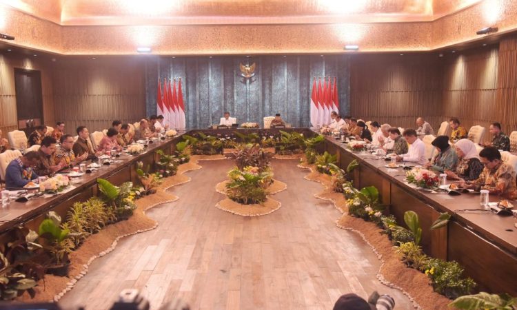 Presiden Jokowi Pimpin Sidang Kabinet Perdana di IKN, Bahas Strategi Pertumbuhan Ekonomi