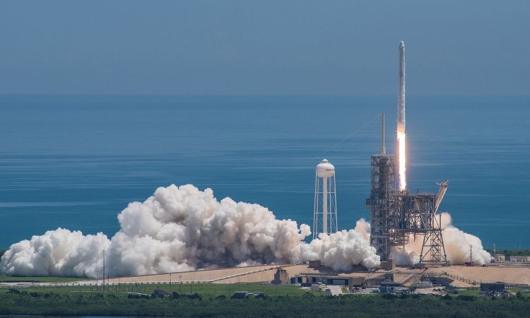 foto ilustrasi peluncuran spacex dari pixabay