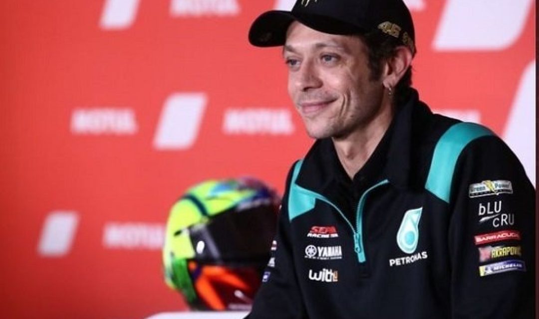 valentino-rossi-malah-sedih-usai-dapat-penghargaan-lagi